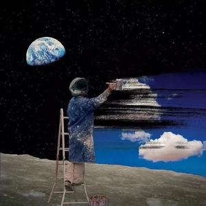 刚开始拒绝后来慢慢接受视频
